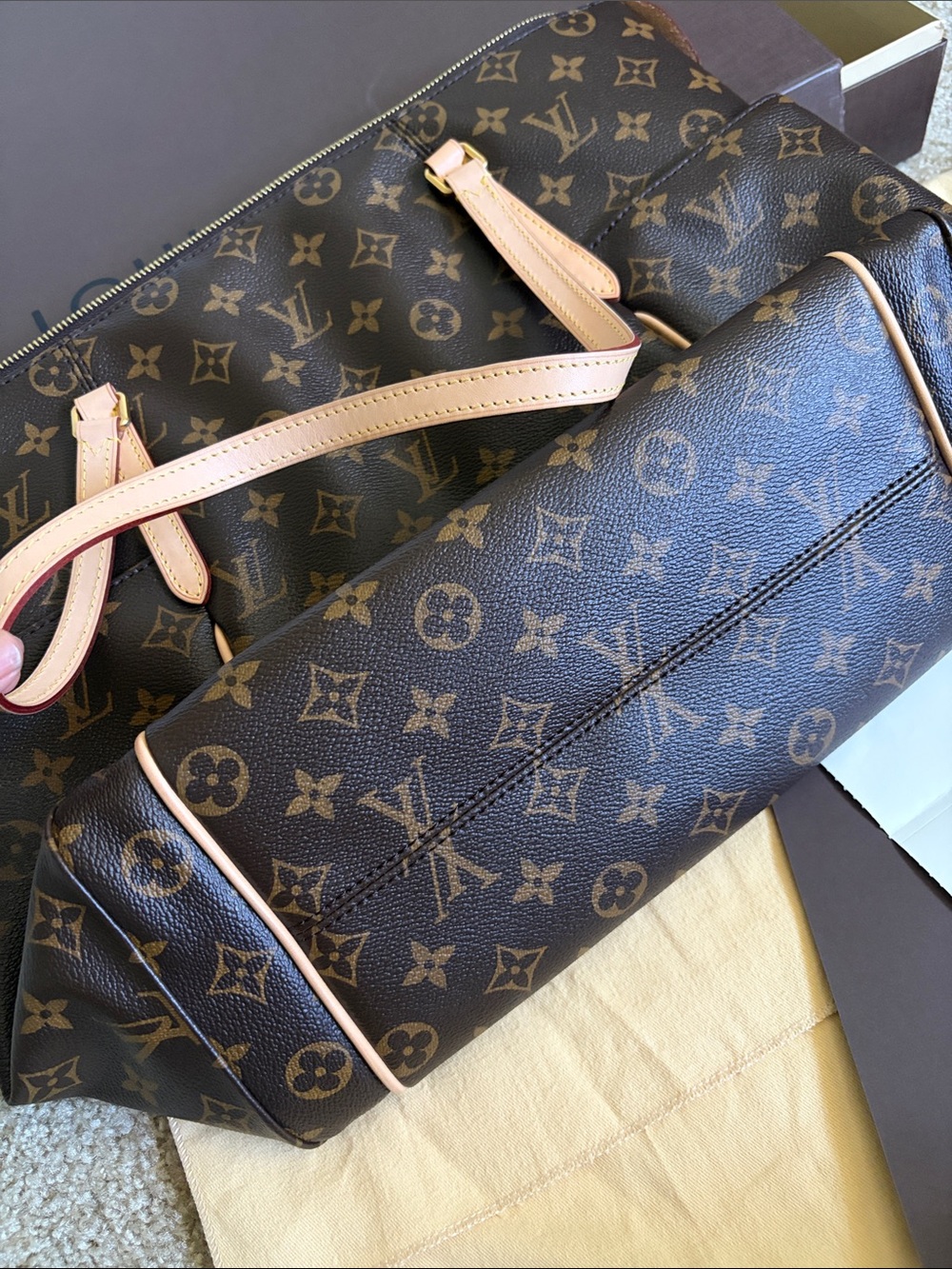 Authentic new Louis Vuitton Paperwork and Dust Bag in Cream and Brown - Picture 9 of 10